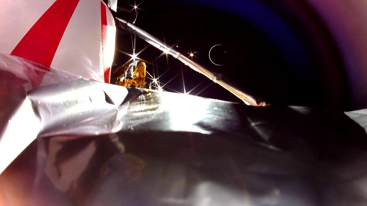 V zemské atmosféře shořel lunární modul Peregrine